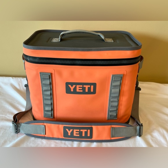 Yeti Hopper Flip 18 Leakproof Cooler (Coral) - Picture 1 of 16